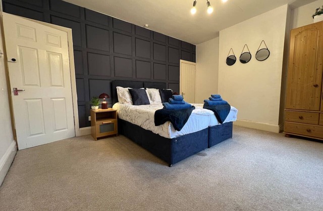 Charming House - Sleeps 6 - FreeParking & FastWiFi