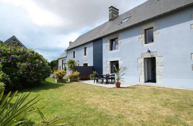 Maison de charme avec terrasse, vélos, proche plage et nature, équipée pour familles