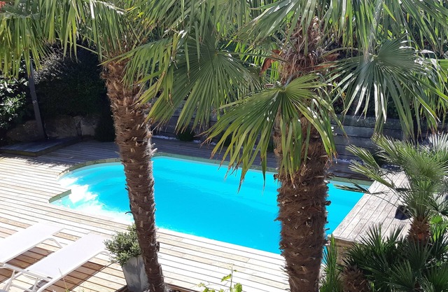 MAISON DE CHARME AVEC PISCINE ET SPA AU COEUR DU GOLFE DU MORBIHAN
