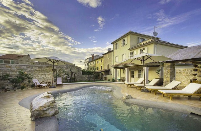 Villa familiale avec piscine et jacuzzi, animaux acceptés !!!