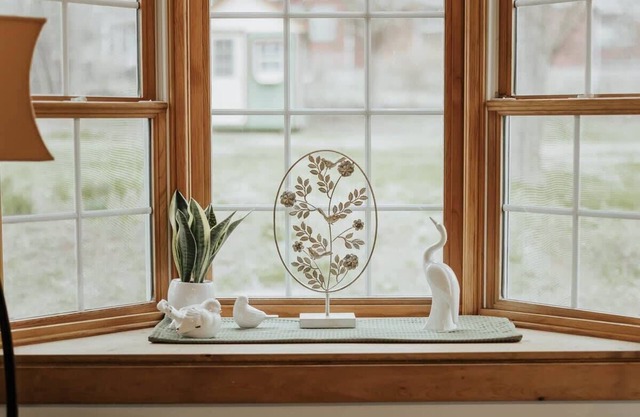 Charming IU Cottage: Near Park, Sleeps 8!
