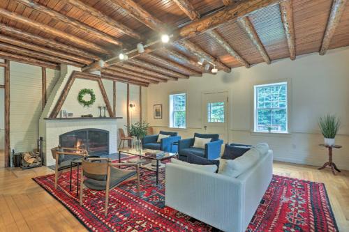 Charming Jaffrey Cottage with Deck and Grill!