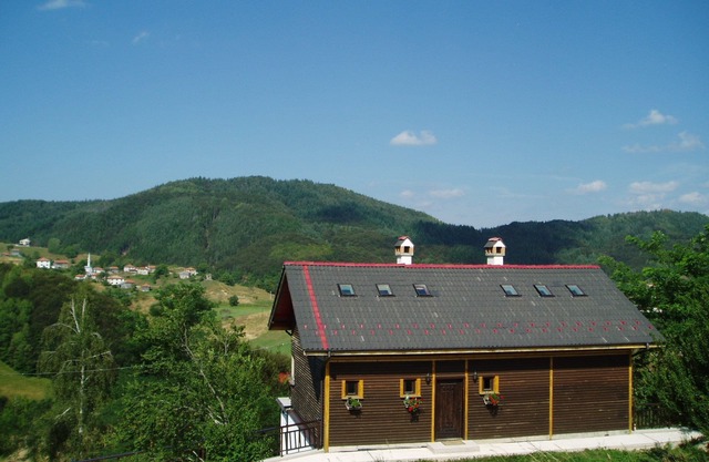 Charmant bijou au coeur des Rhodopes, design d'intérieur unique, vue à 360 °.