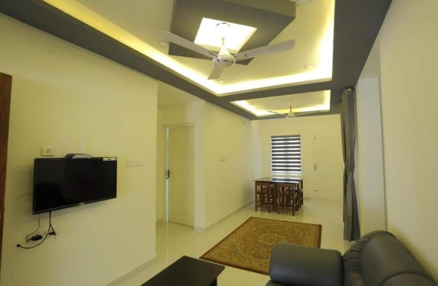 Charming KING Bed Suite 2Min To Rajagiri Hospital