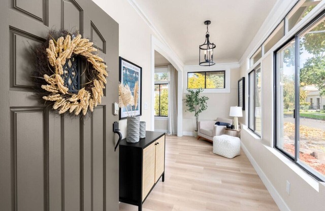 Charming l Downtown Lodi l 3 Bedroom l Sleeps 6