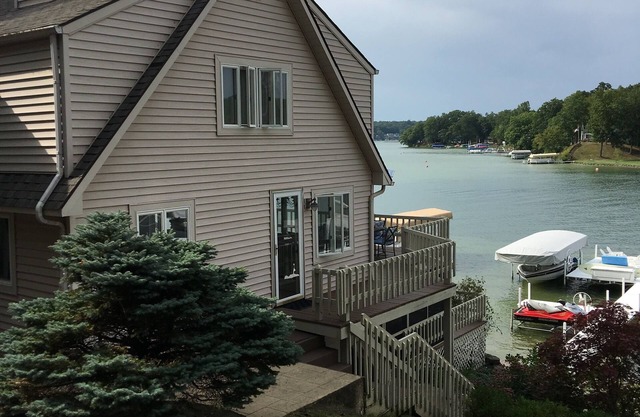 Charme du lac James Getaway! Seulement 2 heures et demie de Chicago et Indianapolis!