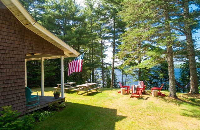 Charmante cabane au bord du lac près du parc national d'Acadia