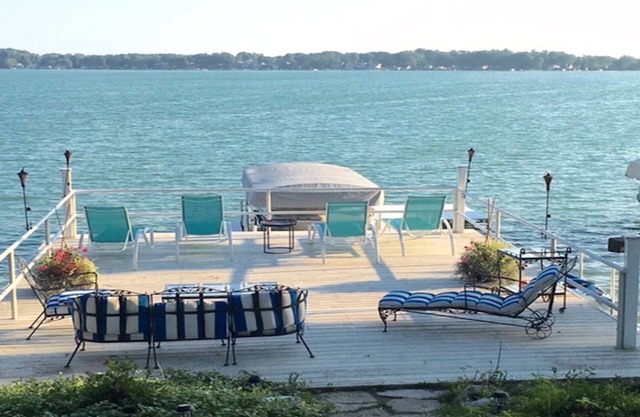 Au bord du lac Diamond avec de magnifiques couchers de soleil! 5 chambres et une nouvelle salle de bain principale!