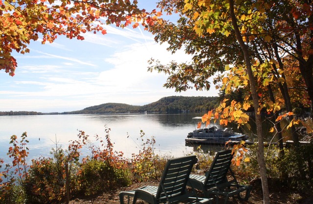 Chalet de charme au bord du lac près de la baie de Belfast