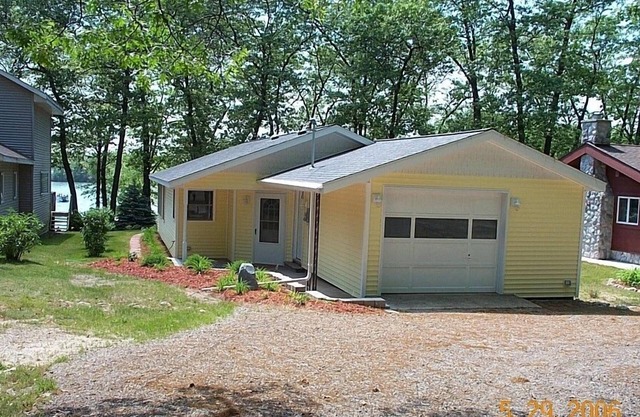Charme Lakeside Cottage