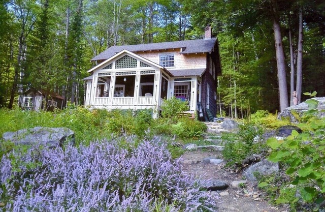 Charmante retraite au bord du lac