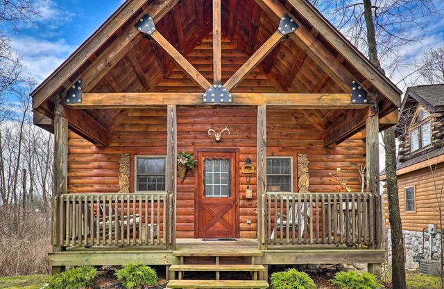 NEW! Charming Log Cabin at Double JJ Ranch Resort!