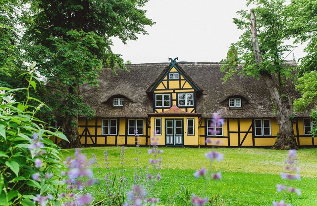 Charming manor house near the Baltic Sea with fireplace and plenty of space