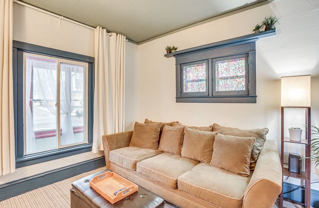 Charming Minneapolis Home w/ Deck, 5 Mi to Central