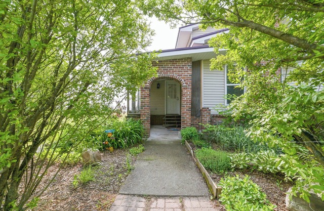 Charming Mio Family Retreat Near Mio Dam Pond!