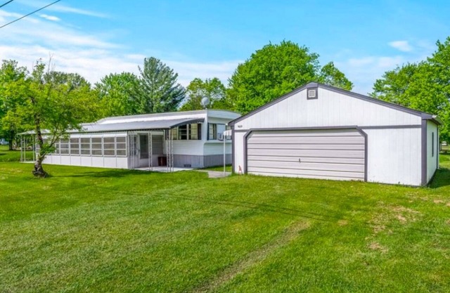 Charming mobile home with WiFi, AC sleeps 6 . 7 mins from Pymatunning lake