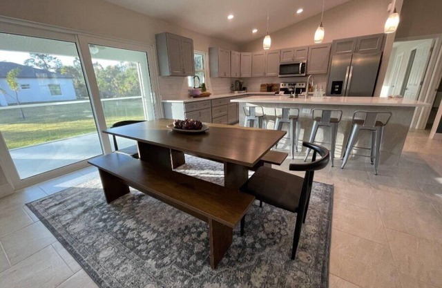 Charming, Modern, Cozy Retreat