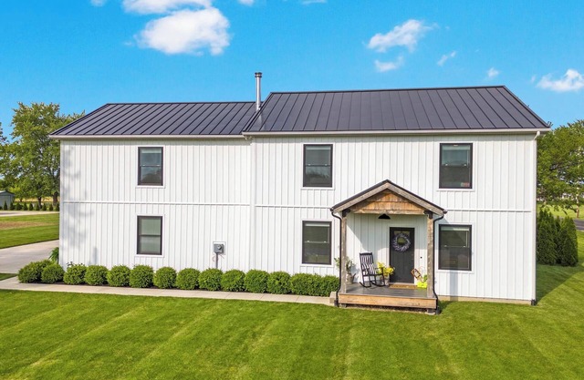 Charming modern farmhouse close to Dublin, OH and perfect for entertaining