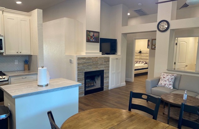 CHARMING MODERN REMODELED Great House