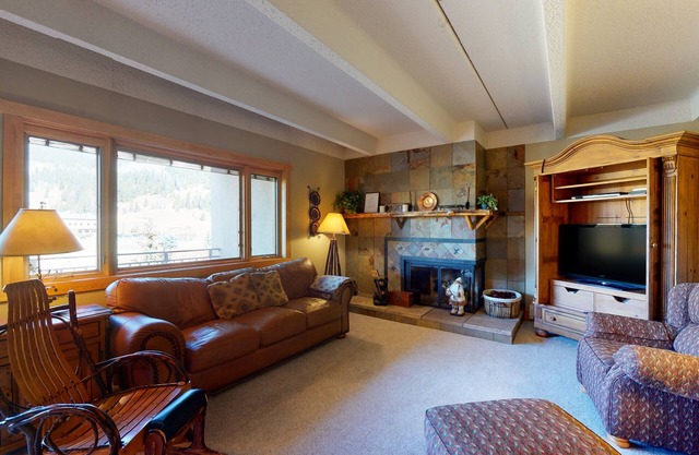 Charming mountain condo w/Vail Pass views, gas fireplace, deck, & shared hot tub
