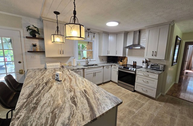 Charming Mountain Paradise 4-bedroom house between Sylva and 1.5 miles to WCUn