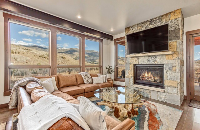 Charming mountain retreat in Silverthorne - Newly built!