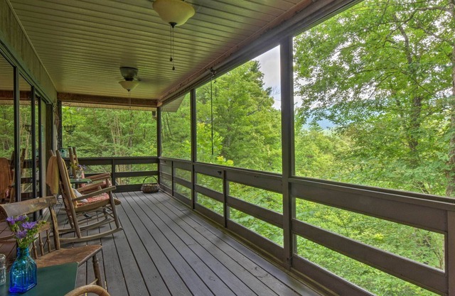 NEW! Charming Murphy House w/ 2 Decks Near Trails!