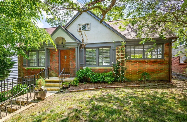 Charming N. Chatt 3BR/1BA house w/ private yard!!!