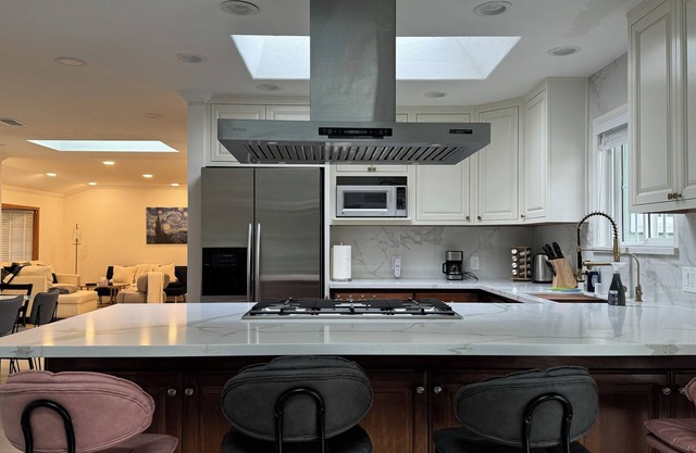 Charming new remodeled 3-bedroom house with pool and big yardWiFi in San Jose
