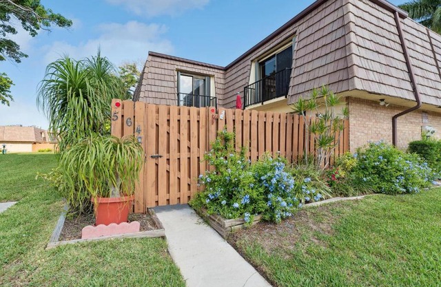 Charming Oasis, Hidden Gem in Palm Springs townhouse