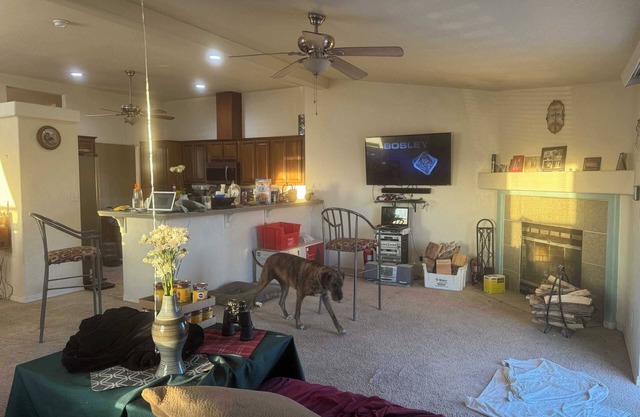 Charming oasis!This peaceful clean retreat is on your way to Death Valley.