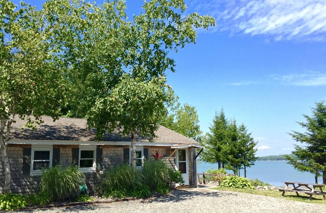 Charmant Oceanfront Cottage-superbes vues et 20 pieds de la rive