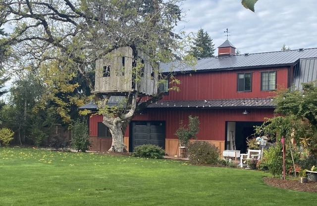 Country living apartment with deck