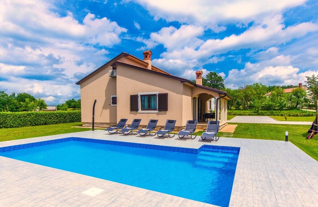 Charming pool villa for 8 guests