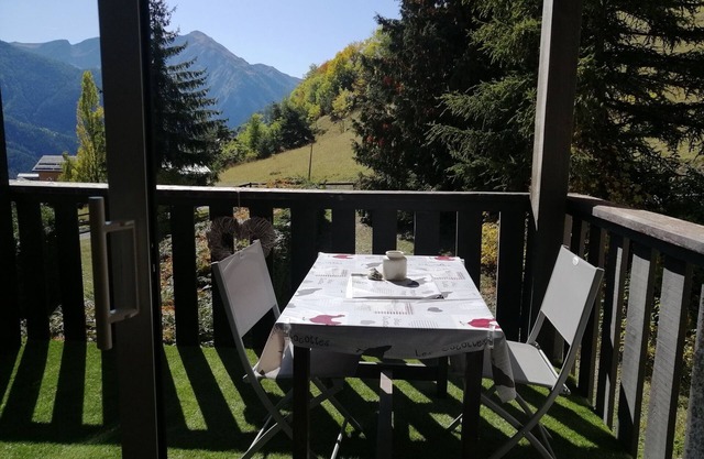 Charmant Studio Pra Loup 1500 avec grand balcon au soleil. Fibre WiFi.