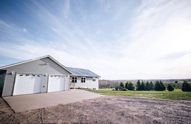 Charming & Private 2 BR Country Getaway