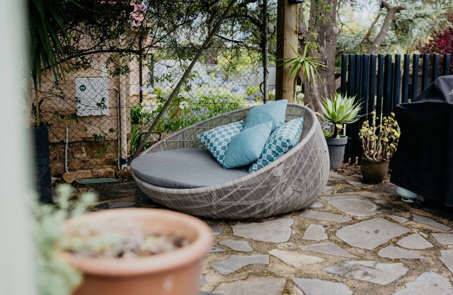 Charming Private Guest House with Pool & Parking