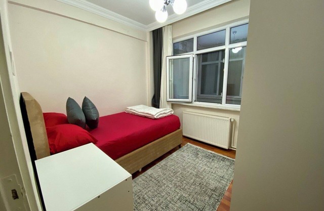 Charming Private Room in Central Fatih, Istanbul [JUST FOR MEN]