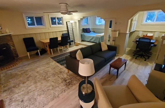 Charming, quiet, and 7 min walk to zoo, Metro, and restaurants