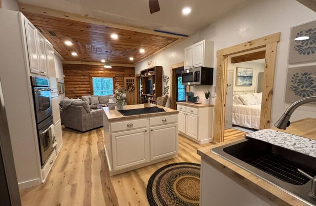 Charming, In-Progress Remodel Cottage in Cotter, near the White River