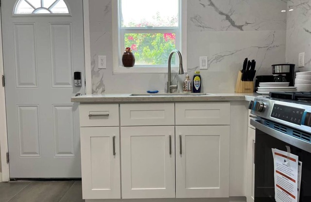 Charming remodeled 1 bedroom /1 Bath with AC, WiFi in awesome Baldwin Park