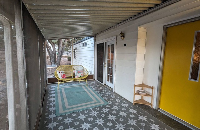Charming retro home. Minutes from downtown and ERAU. Pet friendly.