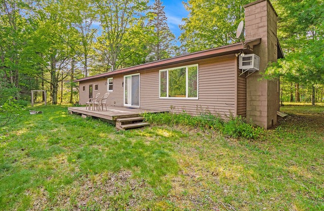 Charming riverfront home with fireplace & firepit - dog-friendly, skiing nearby
