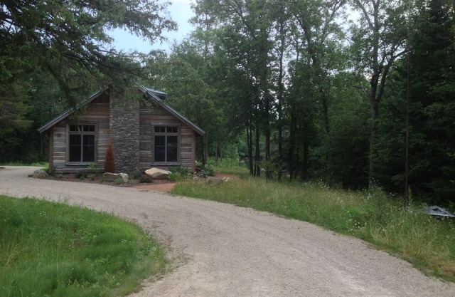 Charmante cabane en rondins au bord de la rivière ~ Comprend des kayaks ~ River Paradise!