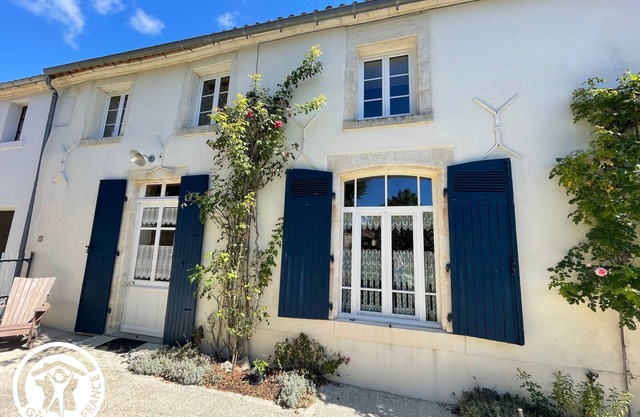 Maison au cœur du Marais Poitevin avec barques, canoës, pédalo et vélos включены