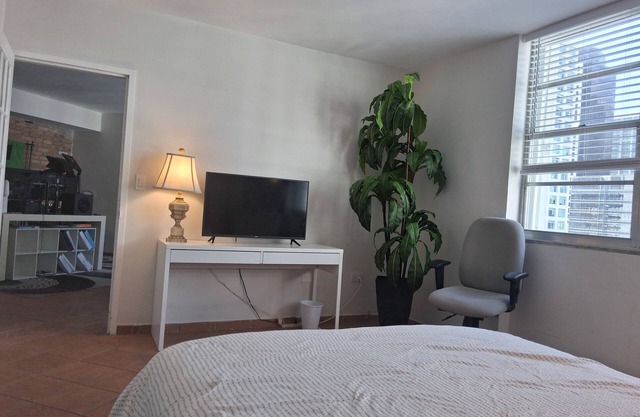 Charming room in an appartment in vibrant Brickell Miami