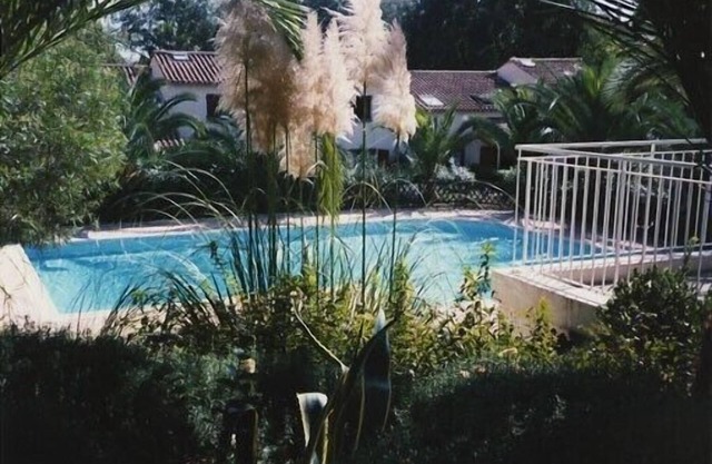 charmante maison mitoyenne avec piscine