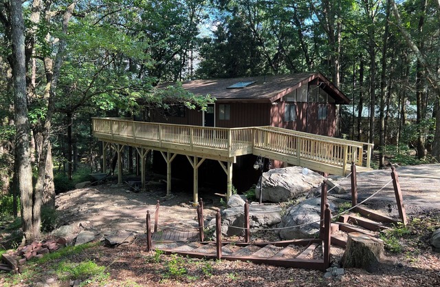 Charming short-term rental for a getaway in Hamlock Farms, PA.