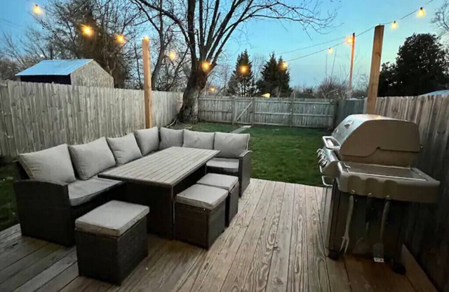Charming shotgun home, 3 miles from Churchill Downs & the 151st Kentucky Derby!
