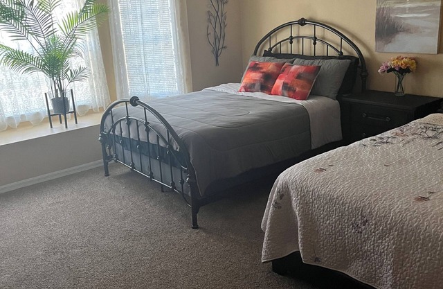 Location d'une chambre dans une maison unifamiliale. La chambre est à l'étage et privée